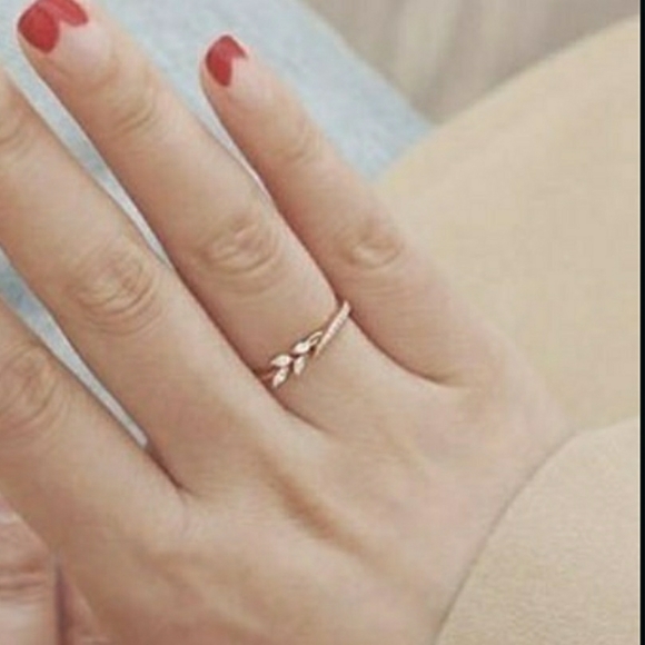 Exquisite 18k Rose Gold filled Eternity Ring - Picture 9 of 14